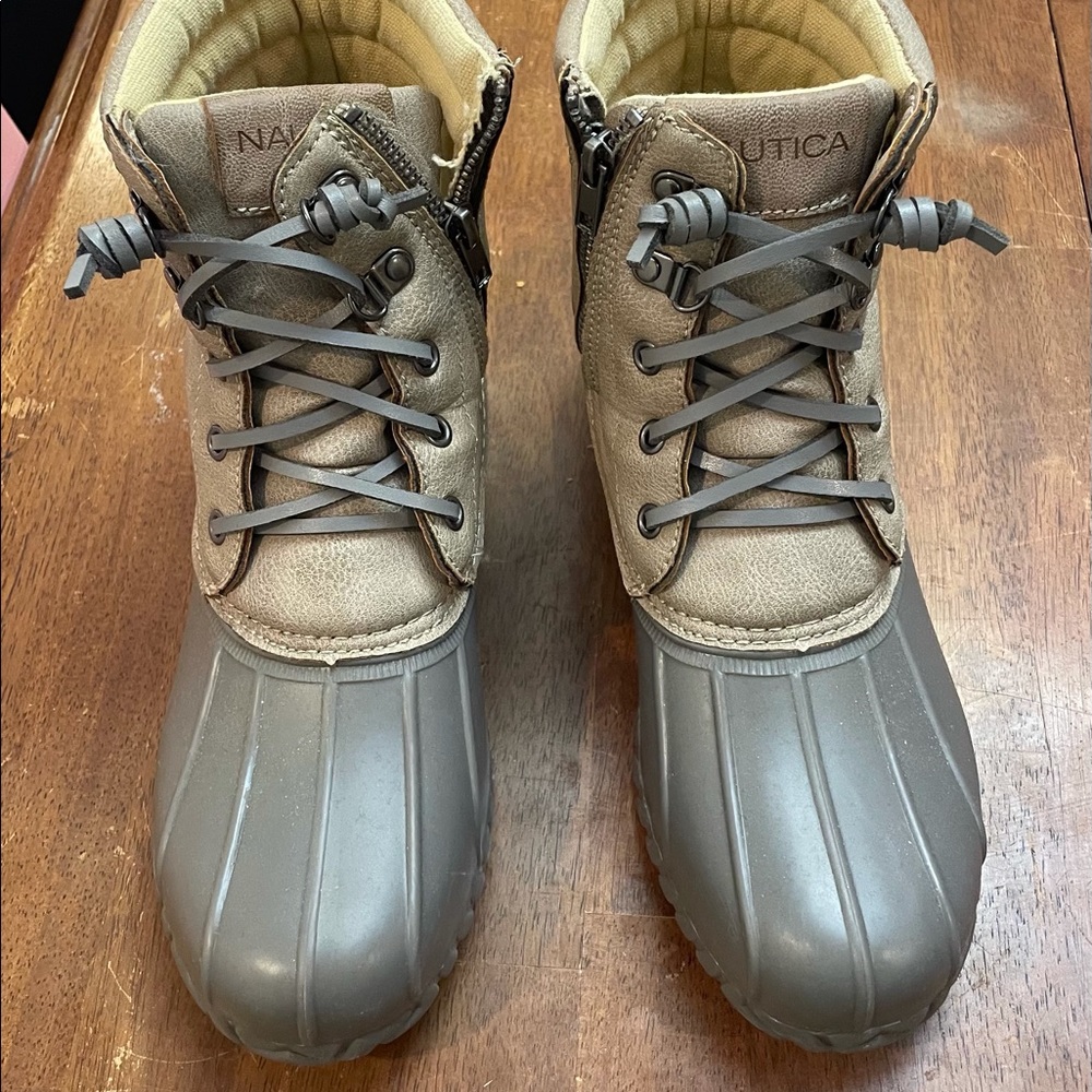 Nautica boots